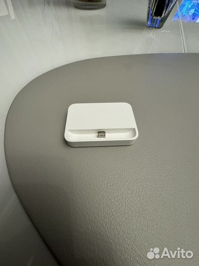 Док-станция Apple iPhone Lightning Dock A1505