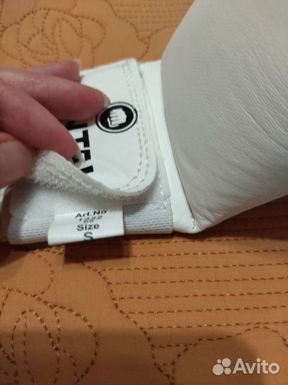 Кимоно и перчатки