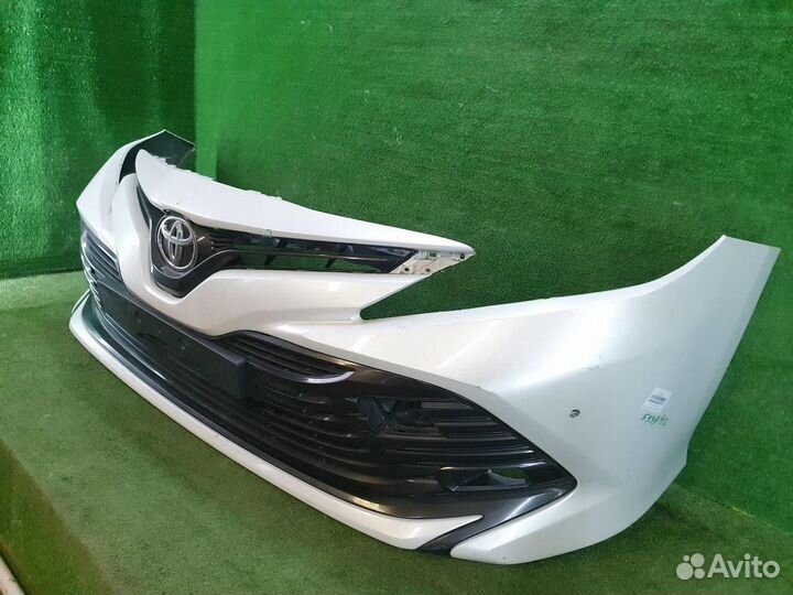 Бампер передний Toyota Camry