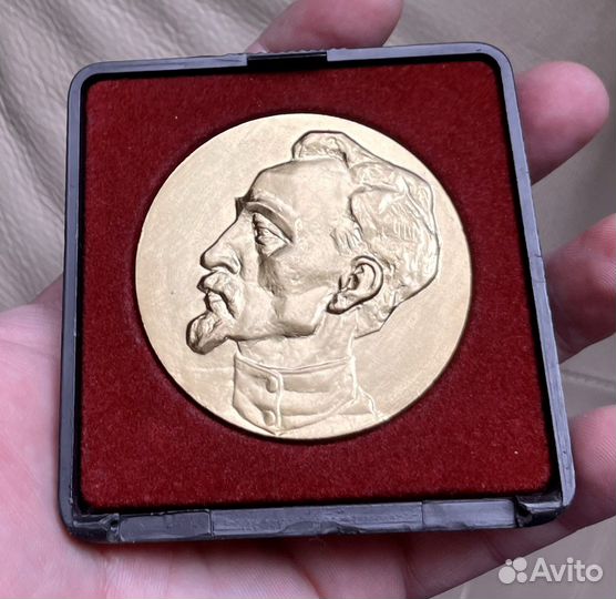 Тяжелая настольная медаль Феликс Дзержинский