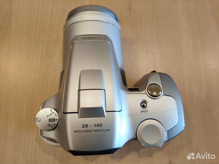 Зеркальный плёночный фотоаппарат Olympus IS-5000