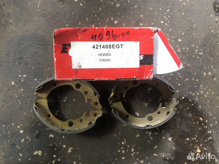 Колодки барабанные задние Honda Civic / CRX