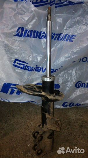 Стойка передняя левая на Киа Сиид, Kia ceed