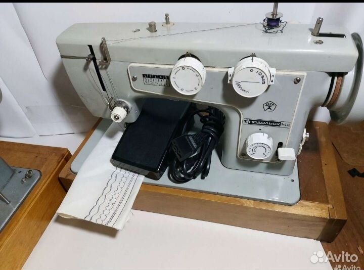 Швейная машина Подольск 142