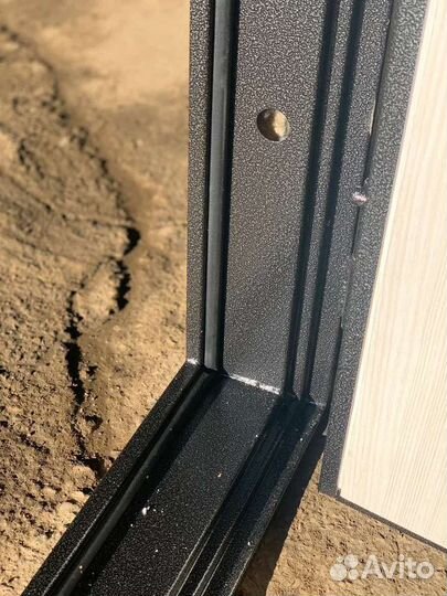 Дверь входная сотка царговая