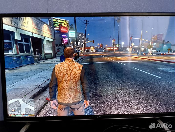 Sony PS4 slim 1tb и 2 джойстика