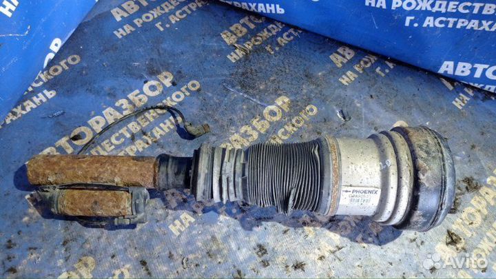 Передняя левая пневмостойка Mercedes-Benz W220