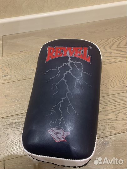 Макивара Reyvel бокс/кикбоксинг