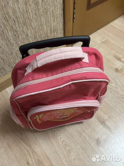 Рюкзак для девочки на колесиках