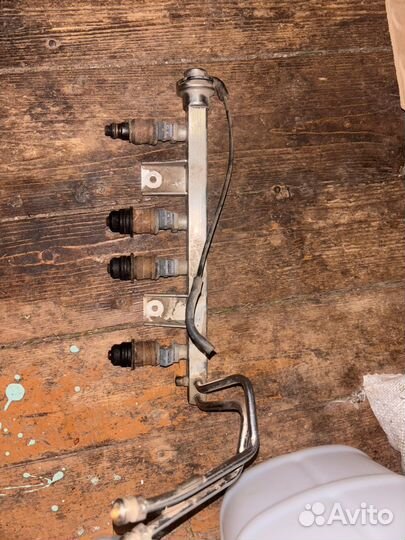 Впускной колектор с форсунками и рампой