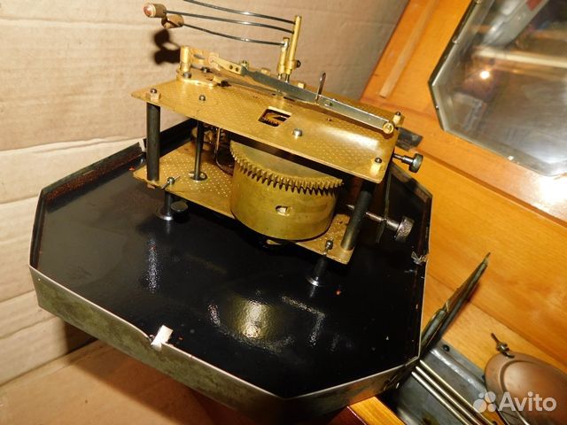 Старинные,настенные часы Янтарь СССР в интерьер и