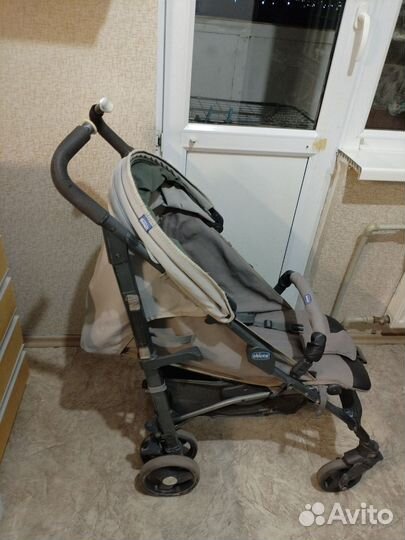 Прогулочная коляска трость chicco