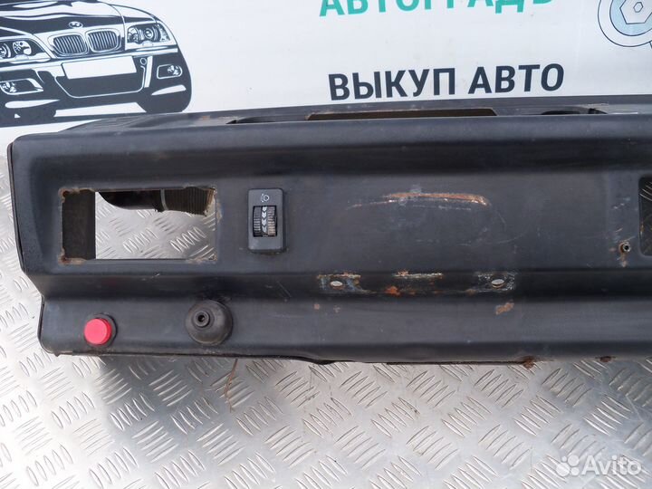 Торпедо (металл) Volkswagen Transporter T3 91г