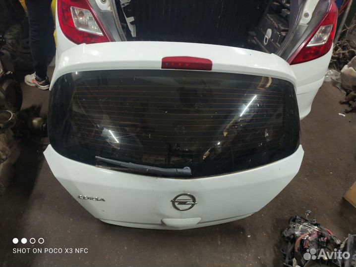 Крышка багажника на Опель корса D