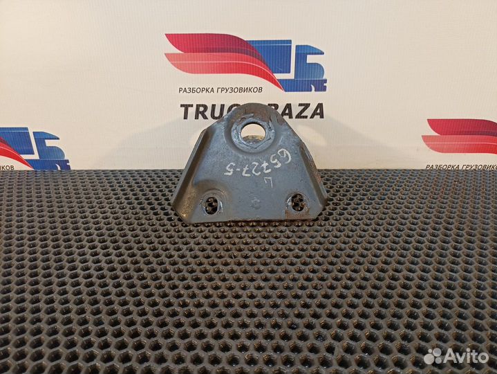 8137172 Кронштейн стойки стабилизатора переднего