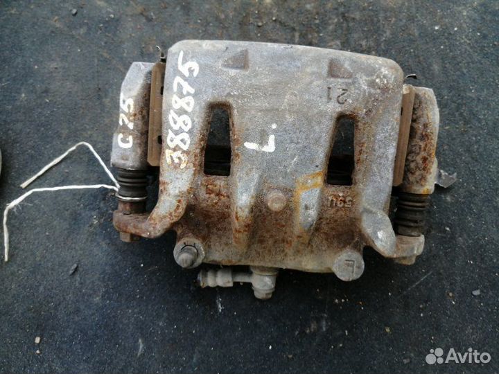 Суппорт передний левый Nissan Serena C25 MR20