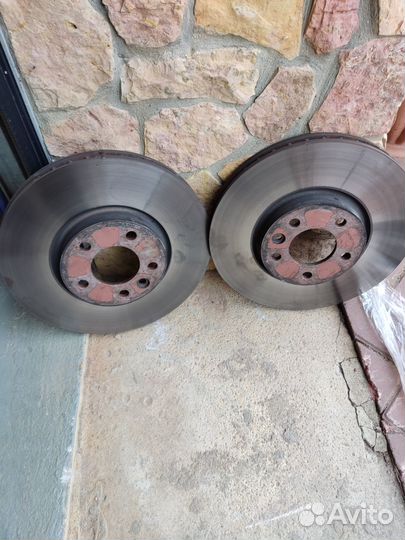 Тормозные диски и колодки Volkswagen Multivan