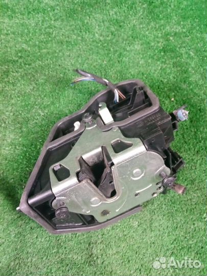 Замок боковой двери передний левый Bmw 335I E93