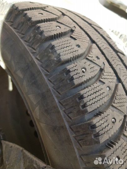 Bridgestone Ice Cruiser 7000 215/65 R16