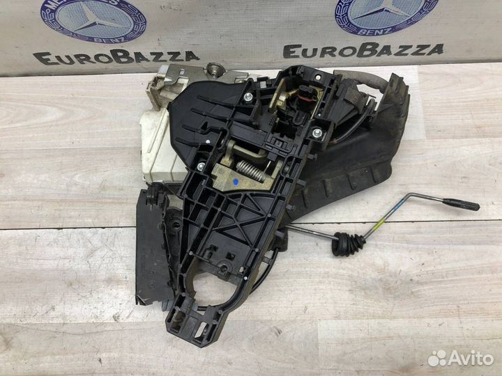 Замок двери передний правый Mercedes W164