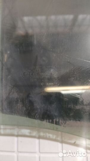 Стекло двери задней правой Mercedes W210