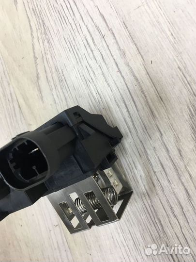 Резистор вентилятора охлаждения Реостат Renault sa