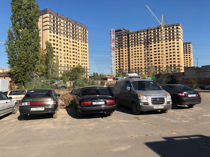 Машиноместо, > 30 м²