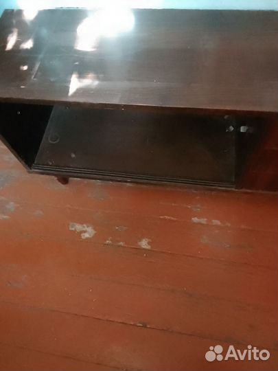 Трюмо. с зеркалом в прихожую