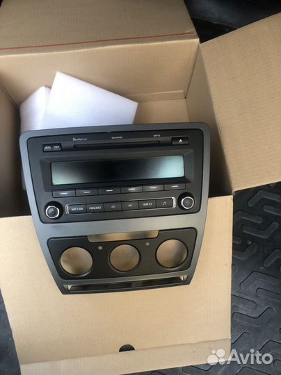 Штатная магнитола на skoda octavia a5