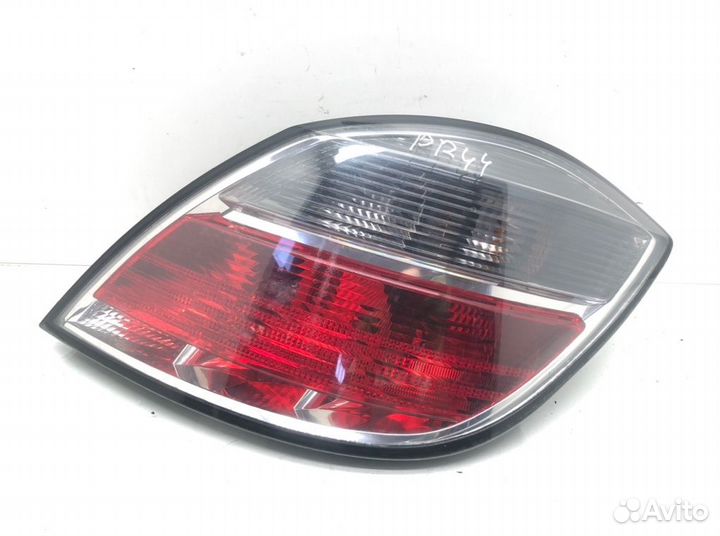 Фонарь 13222325 Opel Astra H (2004-2010)
