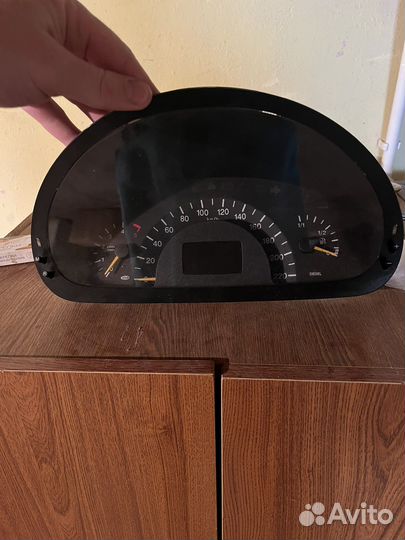 Продается панель приборов от мерседес виано 639