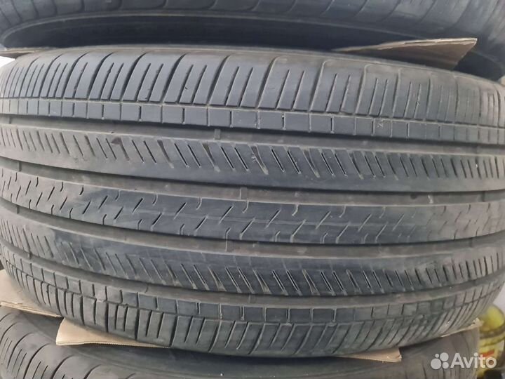 Goodyear Eagle Touring 235/40 R19