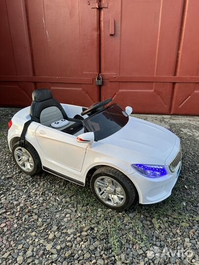 Детский электромобиль
