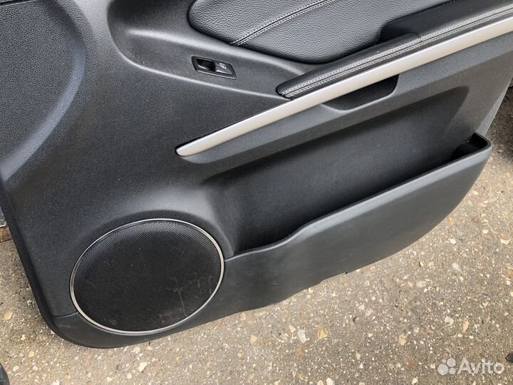 Дверная карта передняя правая mercedes ML164 GL164