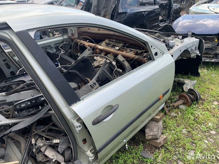 Дверь передняя правая Renault Laguna 2 K4M 2003