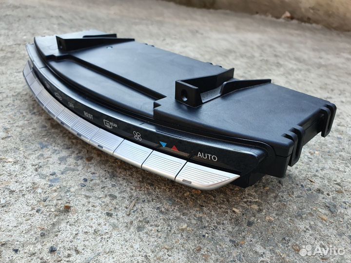 Блок управления передним климатом Mercedes W221