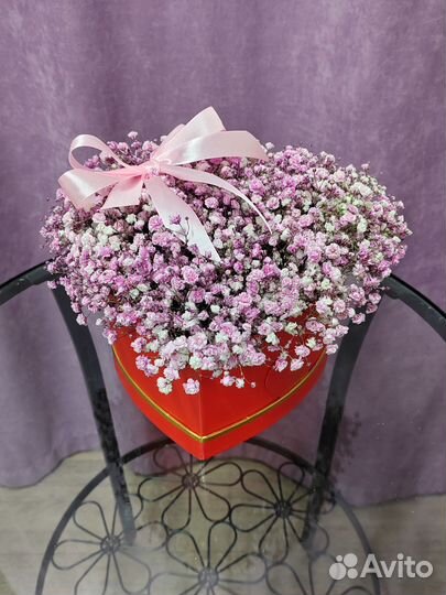 Гипсофила в коробке. Букет с гипсофилой