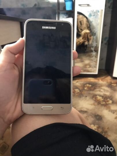 Телефон Samsung j1