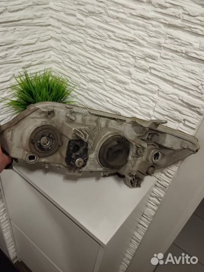 Фара toyota corolla 120