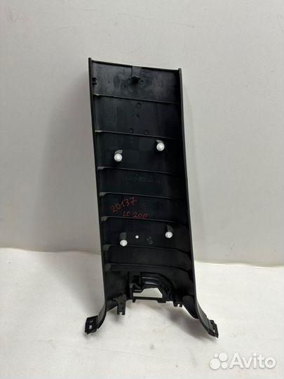 Накладка стойки кузова правая Toyota Land Cruiser