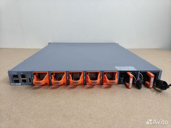 Коммутатор Juniper QFX5100-48S-3AFO