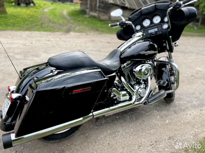 Harley Davidson Street Glide мотоцикл