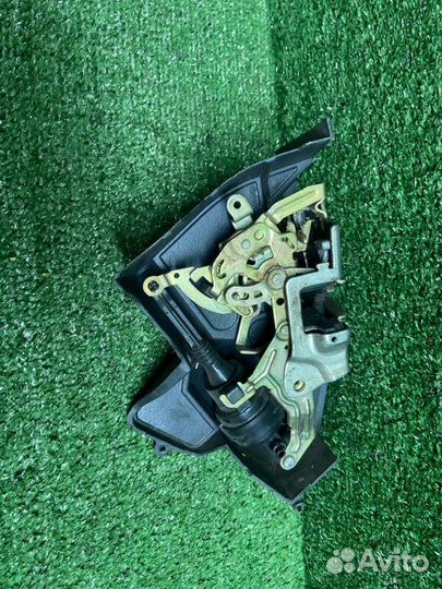 Замок двери задний правый Mercedes-Benz E W210