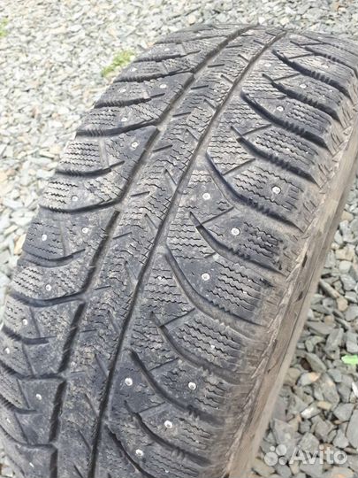 Bridgestone Ice Cruiser 7000 215/60 R17