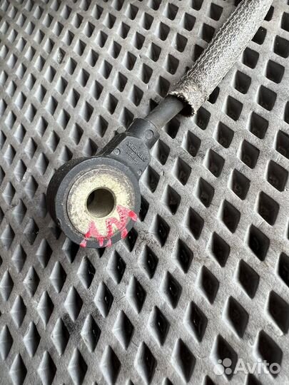 Датчик детонации Audi A8 / Volkswagen Touareg