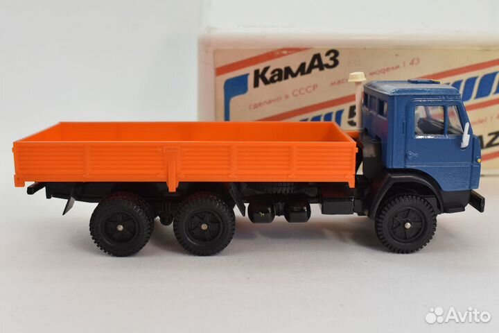 Камаз 5320 в боксе модель 1:43 СССР