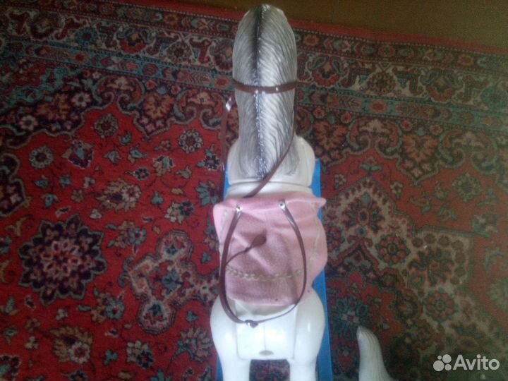 Лошадь СССР качалка белая пластик крепкий