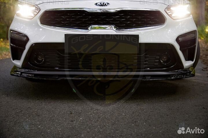 Накладка переднего бампера Kia Cerato 4