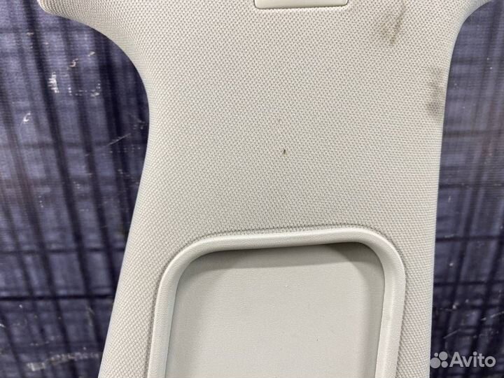 Обшивка салона правая Volkswagen Passat Variant B5