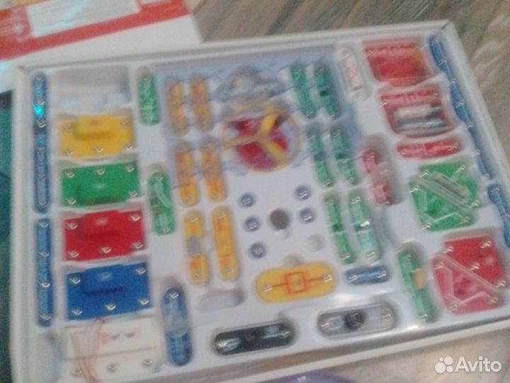 Конструктор Знаток 320 схем